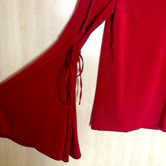 ❤️ EXPRESS Bell Sleeve Top Size XS - Picture 4 of 6